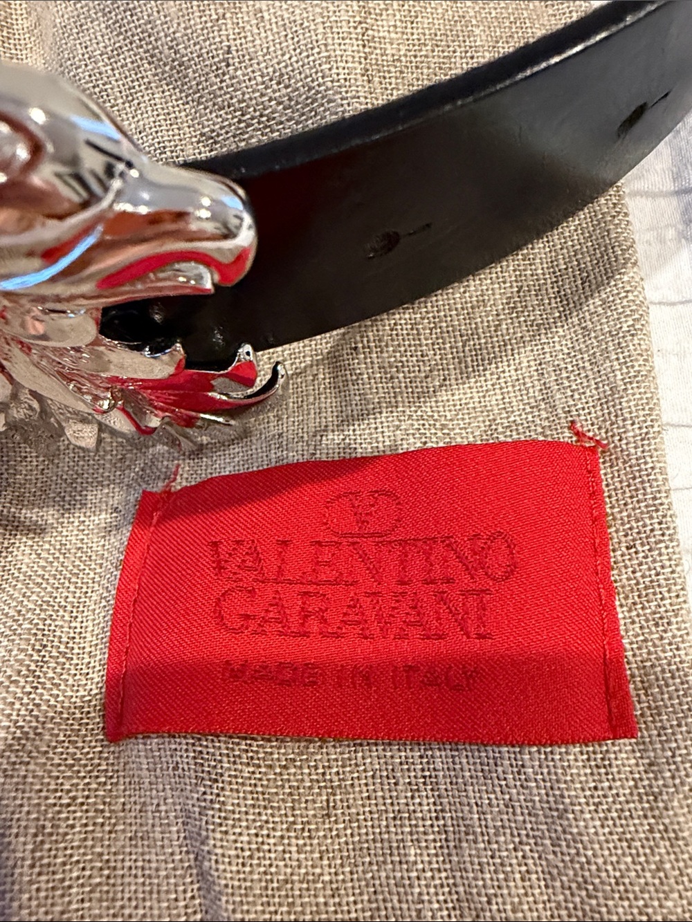 Valentino Garavani Black Leather Belt with Silver Eagle Buckle - Picture 3 of 9
